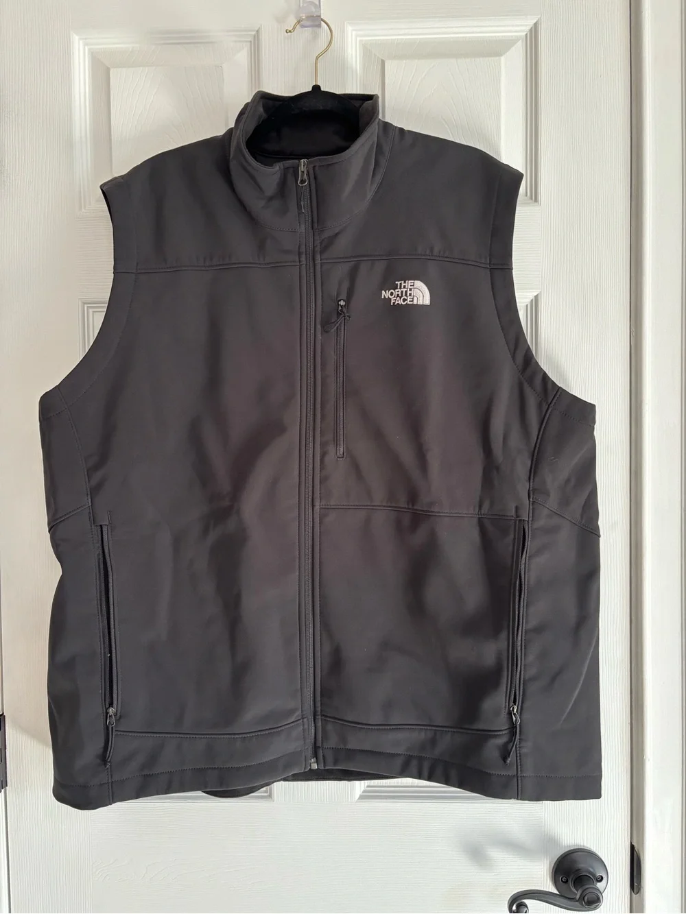 The North Face Men’s Black Softshell Vest